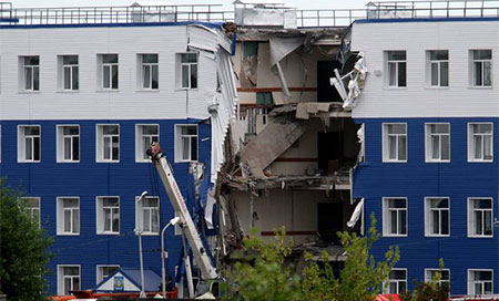 cuartel sinestrado en siberia Más de 18 muertos por el derrumbe de cuartel militar en Siberia